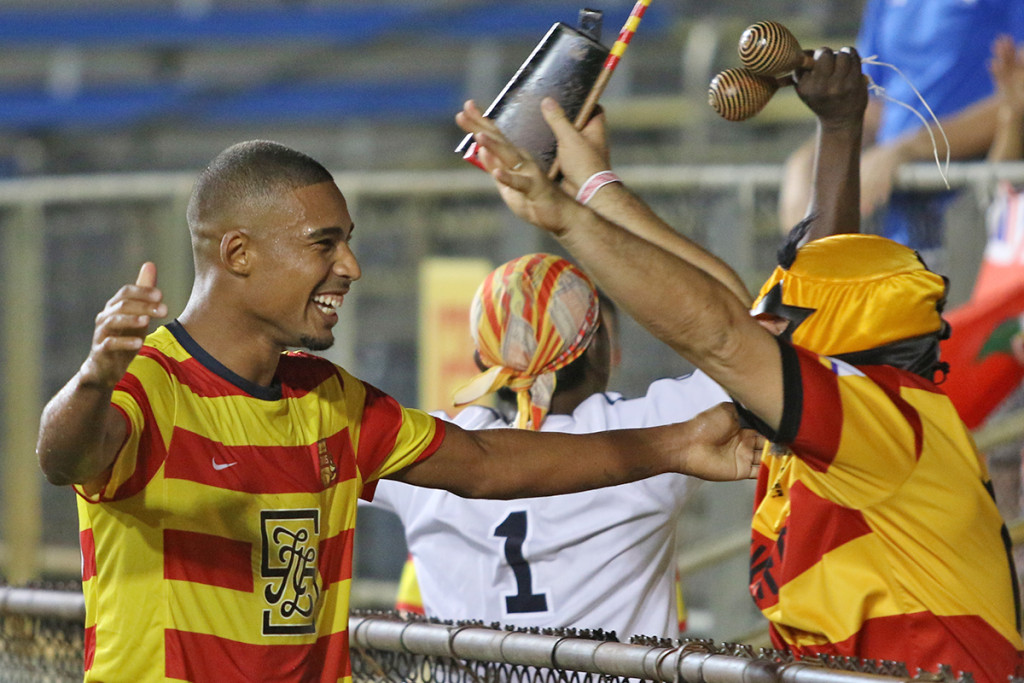 Stefano_GOAL2CelebrationWithFan_RC