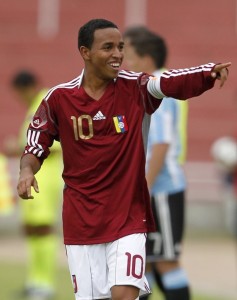 Venezuela's Yohandry Orozco celebrates after scoring his first goal against Argentina during their Group A soccer match during the Conmebol U-20 championship in Arequipa, January 22, 2011. REUTERS/Pilar Olivares 