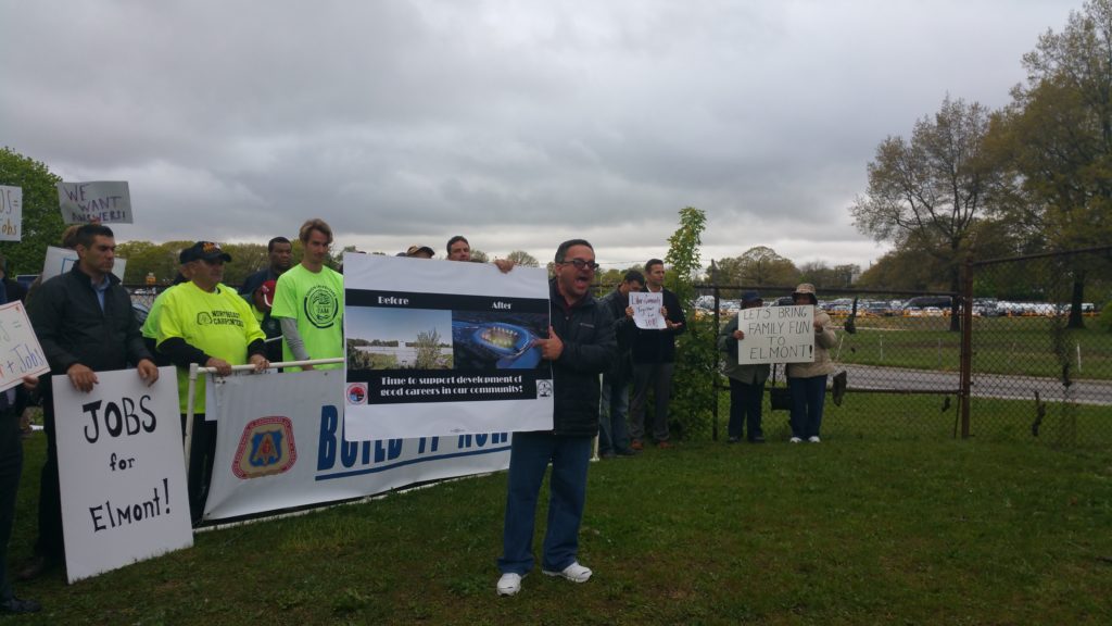 Pat Nicolosi speaks to the rally (Photo: Luis Hernandez)